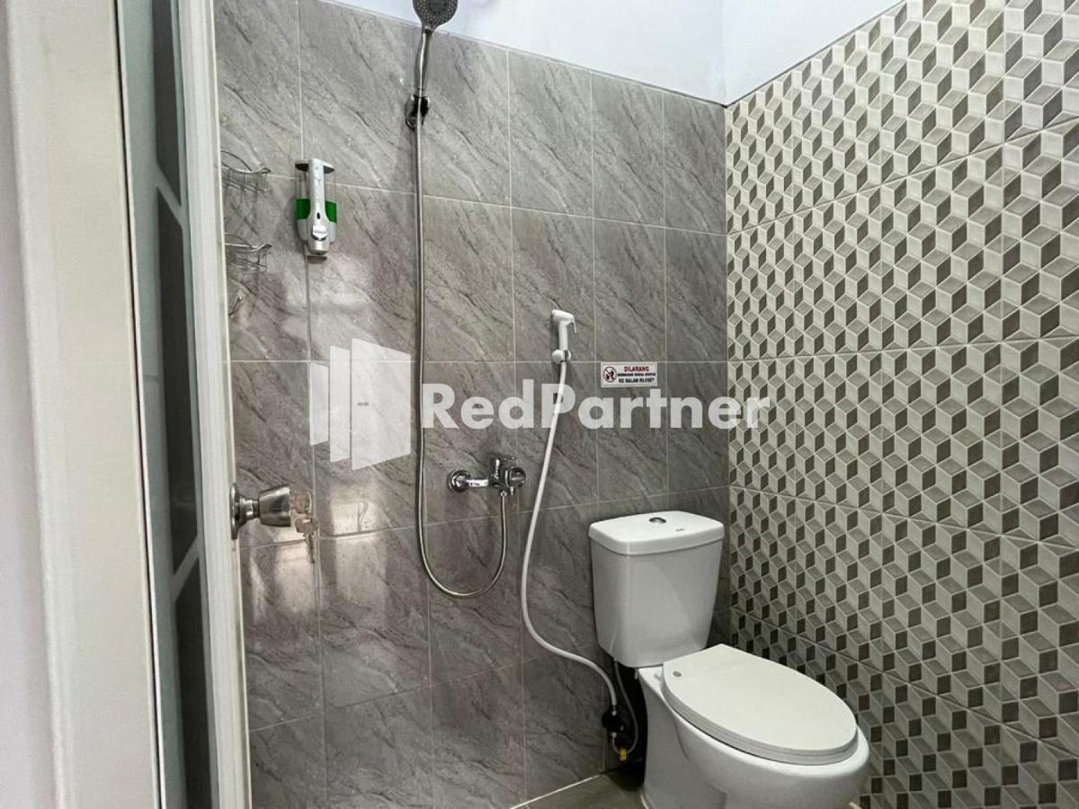 N3 Syariah Near Stasiun Tegal Mitra Reddoorz Ξενοδοχείο Εξωτερικό φωτογραφία